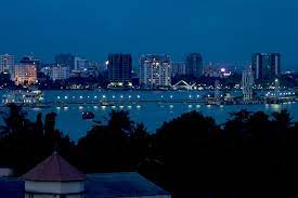 Marine Drive Kochi Cool Places To Visit South India Tour Family Tour