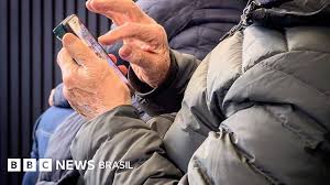 A indústria global de falsos médicos feitos por IA que usa o medo para viralizar entre idosos no Brasil: 'Achei que fosse real'