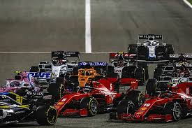 Nach dem rennen in bahrein nimmt die internationale presse vor allem die leistung von weltmeister lewis hamilton in den blick. Formel 1 Vettel Schimpft Auf Leclerc Rucksichtlos Am Start