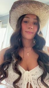 Alyssa Pierson's Instagram, Twitter & Facebook