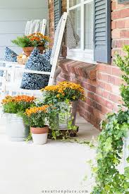 Black & white fall front porch decor black and white is a great color scheme no matter what the season and fall is no exception. Outdoor Fall Decor For Your Porch On Sutton Place