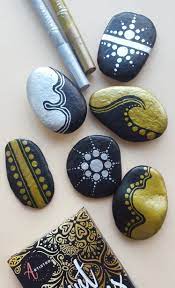 Incredible Gold Silver Rock Painting Designs From Artistro Painted Rocks Rock Painting Designs Rock Decor