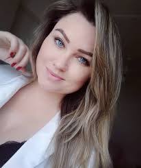 Angela Schafer's Instagram, Twitter & Facebook