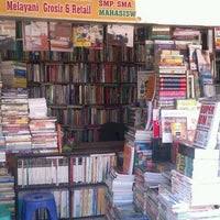 Antasari, banjarmasin, pekapuran raya, banjarmasin, kota banjarmasin. Pasar Buku Palasari Bookstore