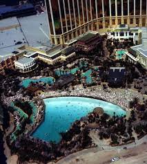 The Top 5 Things To Do At Paris Las Vegas Vegas Vacation Las Vegas Pool Las Vegas Swimming Pool