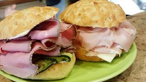 Ecco una guida sui sapori livornesi in toscana. Dove Mangiare Panini A Livorno La Guida Con I Migliori Locali