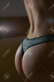 Close Up Imagem De Costas Femininas E Nádegas Em Calcinha Sexy Erótica Foto  Royalty Free, Gravuras, Imagens e Banco de fotografias. Image 117584465
