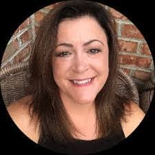 Amanda Heist's Instagram, Twitter & Facebook