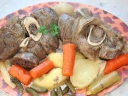 Jarret De Boeuf En Pot Au Feu Recette Ptitchef Recette Pot Au Feu Recette De Plat Recettes De Cuisine