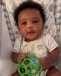 April was my new year. It marked the end of maternity leave, my return to  work and life as it had been and also life like never before. SINNERS  ☁️9️⃣🚼🚿 Kal's big