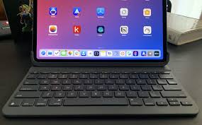 Logitech Slim Folio Bluetooth Keyboard For Ipad 7Th Gen, Graphite