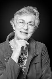 Hallo daar Hoërskool Vorentoe. Hallo daar matrieks van 1962! Wat het julle  die afgelope 62 jaar aangevang wat ek nie van weet nie?