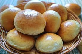 Luftige Brotchen Selber Backen Einfaches Leckeres Rezept Rezept In 2020 Brot Selber Backen Brot Selber Backen Rezept Brot Backen Mit Trockenhefe