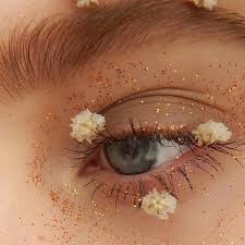 Pin By Blisan On Aesthetics Aesthetic Eyes Aesthetic Makeup Eye Makeup