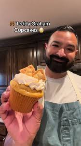 Honey Teddy Graham cupcakes with a cinnamon whipped icing drizzled with  caramel sauce. #baking #cupcakes #teddygrahams #gaybaker #baketok #baker  #cupcakerecipe