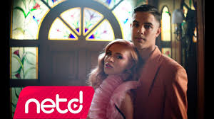 Feride hilal akın (born 8 march 1996) is a turkish pop singer and songwriter. Beko Feride Hilal Akin Bal Text Songtextes De