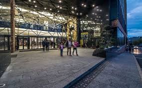 Ziua De Cluj S A Redeschis Platinia Se Intră Cu Mască De Protecție