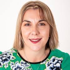 Melissa Hare's Instagram, Twitter & Facebook