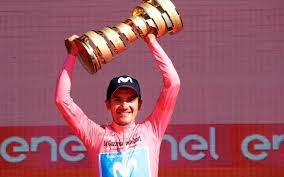 Richard carapaz (ineos grenadiers) won his first stage race of the season at the tour de suisse on sunday, providing a confidence boosting victory as he looks ahead to his next summer targets. Radsport Giro Sieger Richard Carapaz Fallt Bei Vuelta Aus