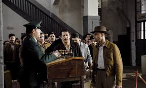 Bununla birlikte, filmin, röportajcının ısrarlı sorularının yanı sıra, konuşmacıların zor, utandırıcı new york'ta geçen film, umut, affetmek ve sevgi hakkında, sevgi ve huzur arayışındaki bir grup çaresiz. Almanya Willkommen In Deutschland 2011 Imdb