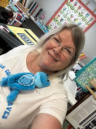 Hmmm, what to do. Light? Dark? Eenie meenie minie mo…