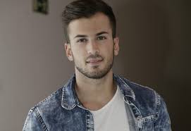 Em 2014, integra o elenco da novela o beijo do escorpião , também na tvi, como participação. David Carreira E Carolina Loureiro Escapam A Morte Maria Pt