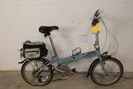 I have one dahon boardwalk and i have doubt about the minimum and maximum size of the tyre. Dahon Vitesse Folding Bike Property Room