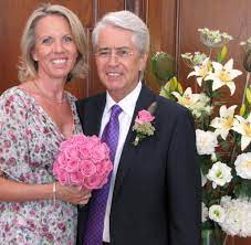 Patrick huber, 53paul huber, 97arden roen, 58. Elstners Selbstkritik Wenn Man Fur Funf Kinder Vier Frauen Braucht Welt