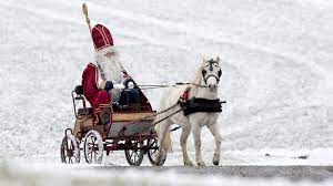 Rot und weiß sind die farben des klassischen nikolausstiefels. Nikolaustag Darum Stellen Wir Zum 6 Dezember Den Stiefel Raus Br24