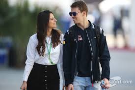 Die cap verfügt über eine clip schnalle, mit der man die gewünschte größe einstellen kann. Ehegluck Sebastian Vettel Hat Seine Hanna Geheiratet