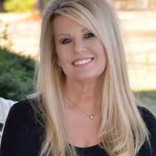 Debra Kay's Instagram, Twitter & Facebook