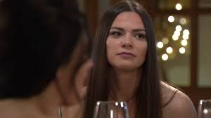 Mary bo izdala skrivnost sotekmovalke, razburil bo tudi napovedan prihod  novih deklet