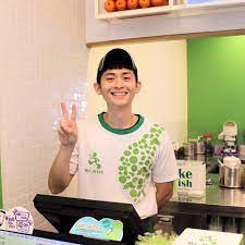 He made his debut as a member of the chinese boy group x nine. å²ä¸Šæœ€å°·å°¬è¨ªå• åšæ© å¿ç„¡å¯å¿diss ç†ç§'å¤ªå¤ª ä¸æ‡‰è©²ä¸€ç›´å¥é»žåˆ¥äºº