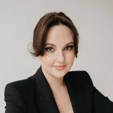 Karen Kuhlmann's Instagram, Twitter & Facebook