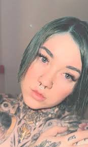 I didn't tell my friends who I fell in love with... 😳