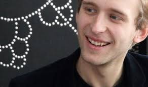 Malcolm Lincoln allkirjastas Universaliga artistilepingu