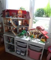 Entrez donc dans la nouvelle maison moderne de playmobil® ! Fabrication D Une Maison Playmobil Par Stefetsabelette Sur Le Cdb Aufbewahrung Kinderzimmer Aufbewahrung Playmobil Regal Kinderzimmer