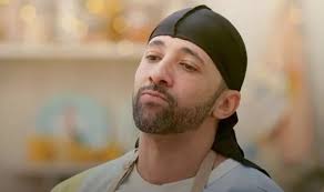 Bake Off contestant holds back tears after dedicating cake to late friends 