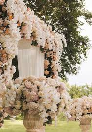 This lemonade stand is easy to assemble and will look positively adorable when adorned with decorations. Top 5 Romantic Fairytale Wedding Theme Ideas Deer Pearl Flowers