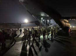 For the actual evacuation from kabul, the air force is planning to use several airbus a400m dual use aircraft. Abzug Aus Afghanistan Mit Dem A400m Nach Tiflis Per Charter Nach Hause Augen Geradeaus