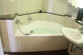 Miracle method of the golden triangle in orange, tx, will restore your tub quickly and efficiently. Triangle Bathtub Picture Of Hard Rock Hotel Bali Kuta Tripadvisor