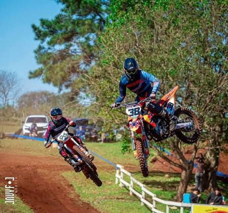 Motocross del NEA Se inaugura el nuevo circuito MX de Apóstoles La 5° fecha  del Campeonato de Motocross del Nordeste Argentino se realizará mañana en  el nuevo circuito MX de Apóstoles, ubicado