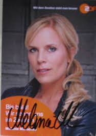 Melanie Marschke's Instagram, Twitter & Facebook