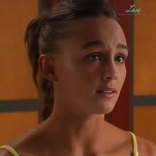 Some caps of Sharni as Cassie in 2008, while Sharni wasn't in the whole  year the parts she was in, she always had storylines and she smashed them  ❤️ #haa #homeandaway #sharnivinson #
