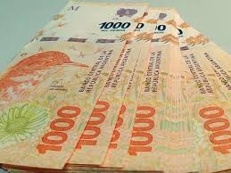 100% del registro social de hogares (rsh), es decir el 90% de la población del país, el cual se pagara en junio, julio y agosto. Quienes Cobrarian El Ingreso Universal Que Podria Reemplazar Al Ife