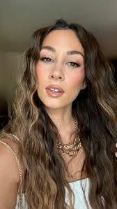 Heather Philbrick's Instagram, Twitter & Facebook