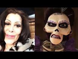 Hace aproximadamente 30 años, surgió el rumor de que entre paulina rubio y alejandra guzmán existía una rivalidad, y no precisamente se trataba por quién de las dos era más talentosa o con más. Cirugias Plasticas Botox Respuesta Alejandra Guzman Youtube