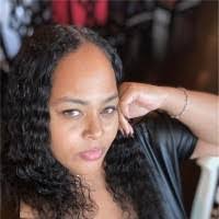 Nicole Etheridge's Instagram, Twitter & Facebook