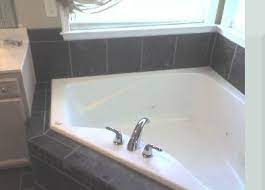 Bathroom decorating ideas pictures decor designs corner tub surround. 10 Ideas For Bathtub Surrounds