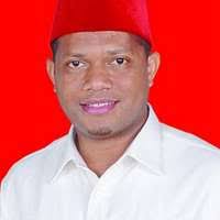 Sulu Provincial Governor, Benjamin T. Loong, gives a speech welcoming the  officers and crew of the U.S. Military Sealift Command (MSC) Hospital ship  USNS Mercy (T-AH 19).